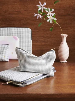 La cerise – computer cover gustave caviar 15/16 inch