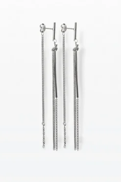 Lore Van Keer –  forma oorbellen met tweezijdige kettingen zilver