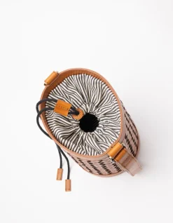 O My Bag – Zola woven handtas