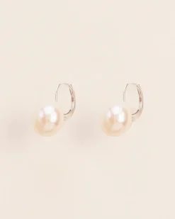 Wouters&Hendrix – oorbellen leverback met zoetwaterparel