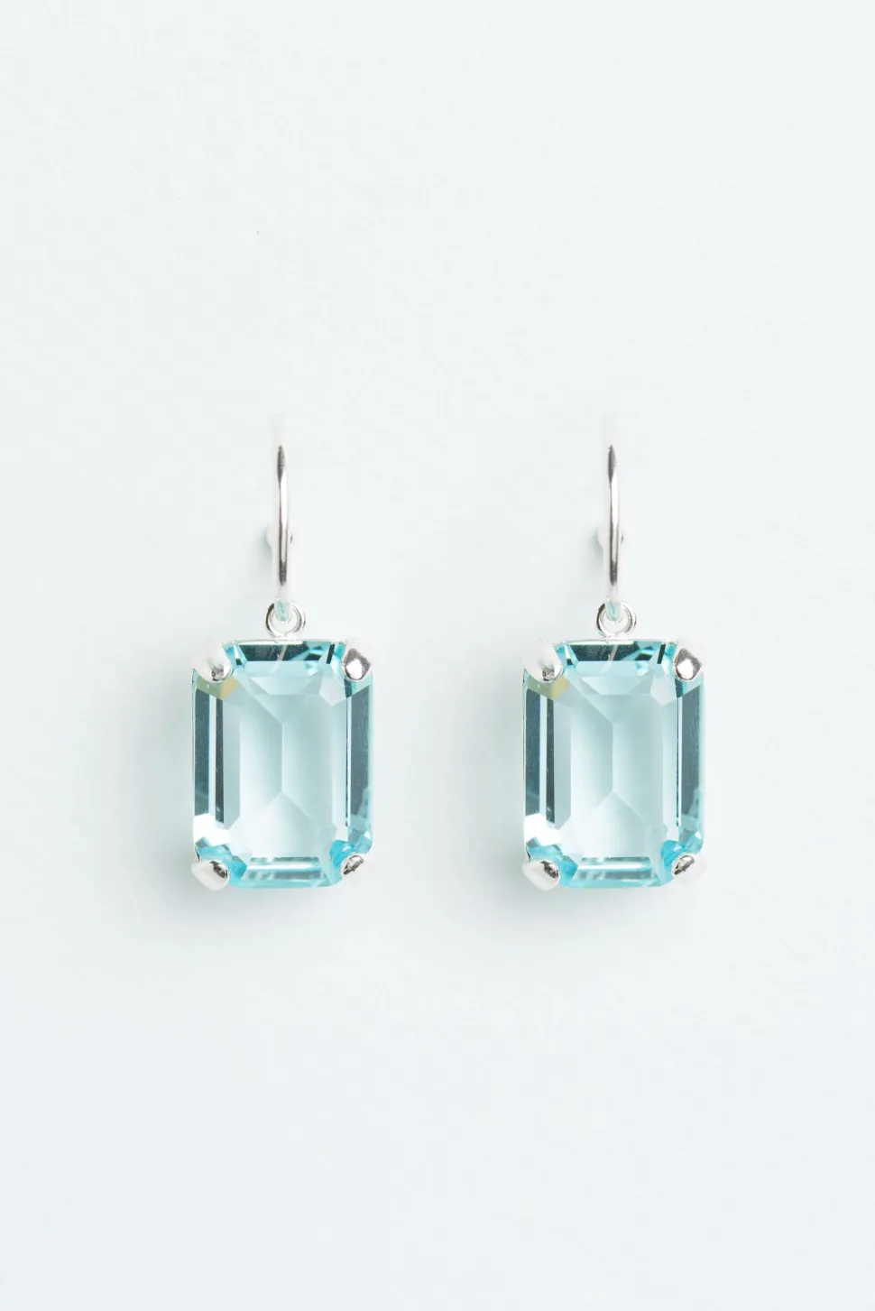 Wouters&Hendrix – oorringen met aquamarijn kristal