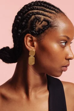 Wouters&Hendrix – studs met medaillon en ingraveringen