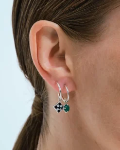 Wouters&Hendrix – trompe l’oeil oorbellen met onyx en parelmoer mozaïek en groene agaat